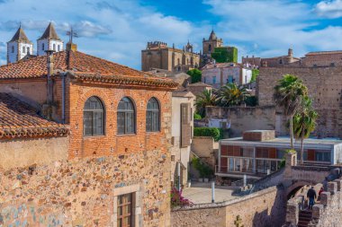 İspanyol şehri Caceres 'in havadan görünüşü