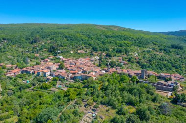 İspanya 'daki San Martin del Castanar köyünün hava manzarası