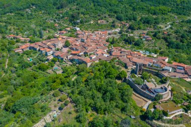 İspanya 'daki San Martin del Castanar köyünün hava manzarası