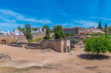 İspanyol kenti Merida 'daki Alcazaba kalesi