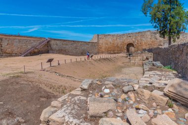 İspanyol kenti Merida 'daki Alcazaba kalesi