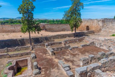 İspanyol kenti Merida 'daki Alcazaba kalesi
