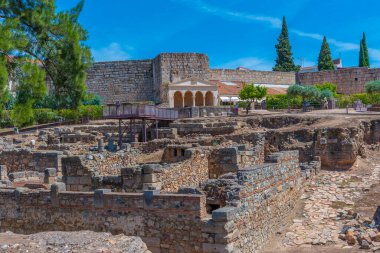 İspanyol kenti Merida 'daki Alcazaba kalesi