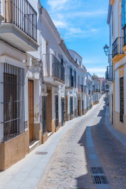 İspanya 'nın eski kenti Jerez de los Caballeros' taki White Caddesi.