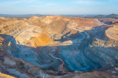 İspanya 'daki Minas de Riotinto' da açık çukur