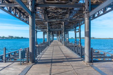 İspanyol kenti Huelva 'da Muelle de Riotinto çelik inşaatı