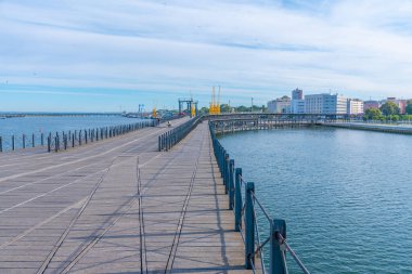 İspanyol kenti Huelva 'da Muelle de Riotinto çelik inşaatı