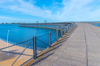 İspanyol kenti Huelva 'da Muelle de Riotinto çelik inşaatı