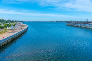 İspanyol kenti Huelva 'da Muelle de Riotinto çelik inşaatı