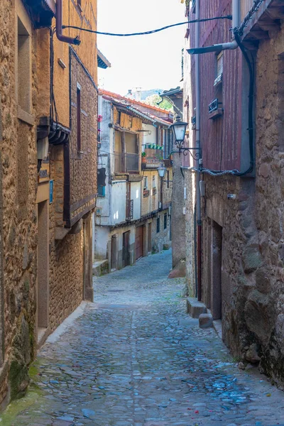 Holzhäuser Einer Schmalen Straße Dorf Alberca Spanien — Stockfoto