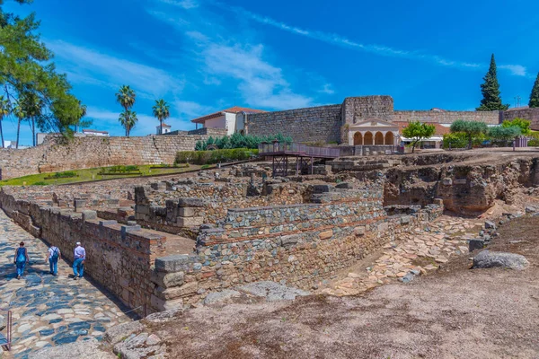 İspanyol kenti Merida 'daki Alcazaba kalesi