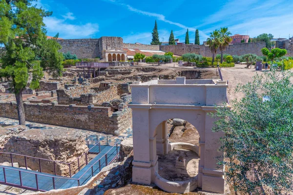 İspanyol kenti Merida 'daki Alcazaba kalesi