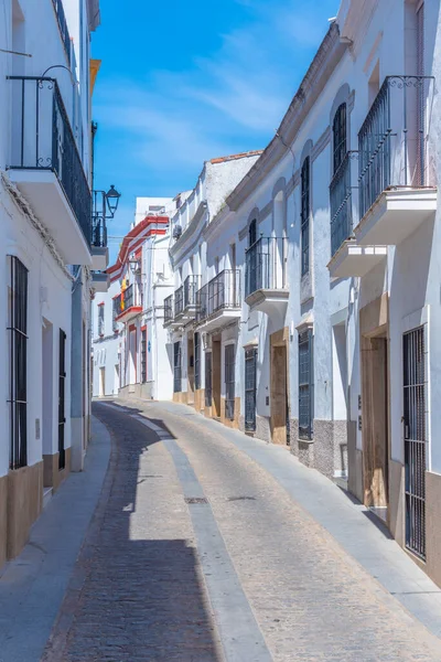 İspanya 'nın eski kenti Jerez de los Caballeros' taki White Caddesi.