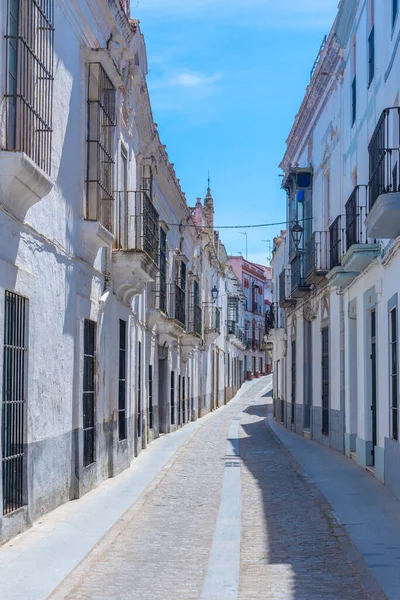 İspanya 'nın eski kenti Jerez de los Caballeros' taki White Caddesi.