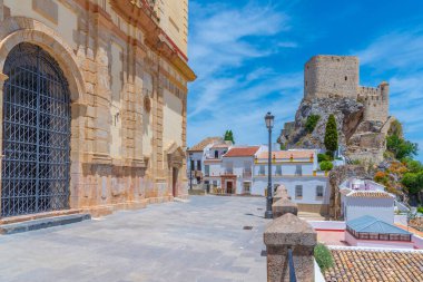 İspanya 'nın Olvera kentindeki şato manzarası