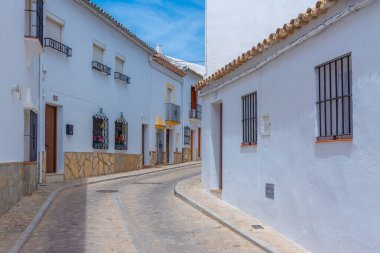 Eski İspanyol şehri Zahara 'da beyaz cadde