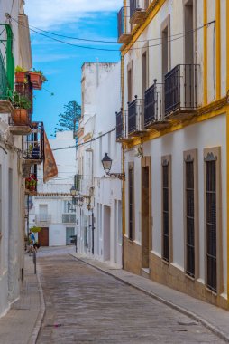 Eski İspanyol şehri Tarifa 'da beyaz cadde