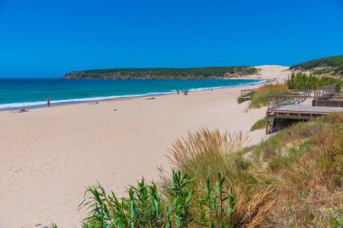 İspanya 'nın Endülüs bölgesindeki Playa de Bolonia' da güneşli bir gün