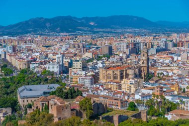 Malaga ve çevresindeki katedralin havadan görünüşü