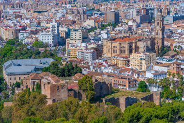 Malaga ve çevresindeki katedralin havadan görünüşü