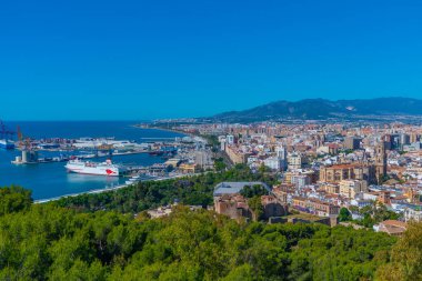 Malaga ve çevresindeki katedralin havadan görünüşü
