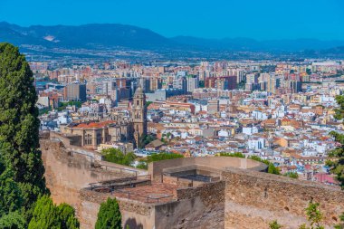 Malaga ve çevresindeki katedralin havadan görünüşü