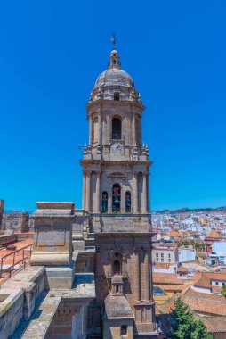 İspanyol kasabası Malaga 'daki katedralin çan kulesi.
