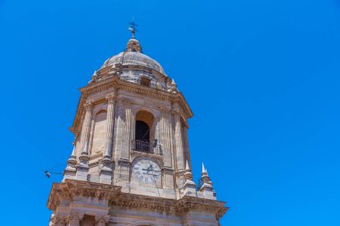 İspanyol kasabası Malaga 'daki katedralin çan kulesi.
