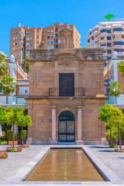 İspanya 'daki Malaga Limanı' nın içindeki tarihi ev