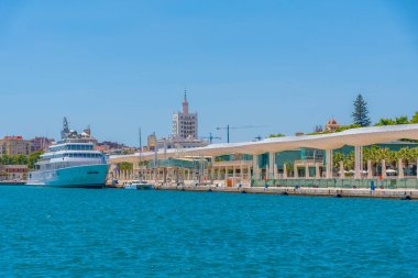 Paseo del Muelle uno gezinti İspanyol şehri Malaga 'da