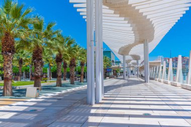 Paseo del Muelle uno gezinti İspanyol şehri Malaga 'da