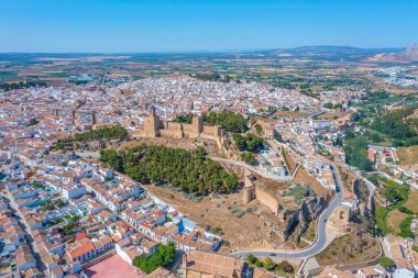 İspanyol kasabasındaki Alcazaba kalesi Antequera