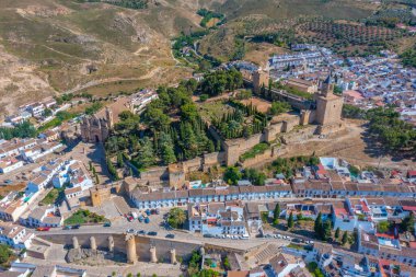 İspanyol kasabasındaki Alcazaba kalesi Antequera