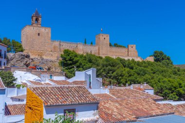 İspanyol kasabasındaki Alcazaba kalesi Antequera