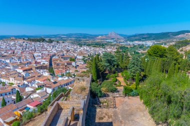 İspanyol kasabasındaki Alcazaba kalesi Antequera