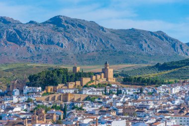 İspanyol kasabasındaki Alcazaba kalesi Antequera
