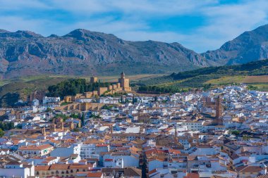 İspanyol kasabasındaki Alcazaba kalesi Antequera