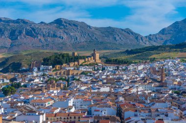 İspanyol kasabasındaki Alcazaba kalesi Antequera