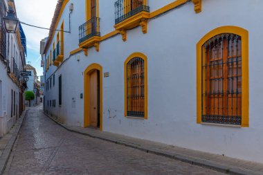 İspanyol şehri Cordoba 'nın Yahudi mahallesinin beyaz yıkanmış sokakları