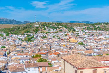 İspanya 'nın Alcala la Real şehrinin havadan görünüşü