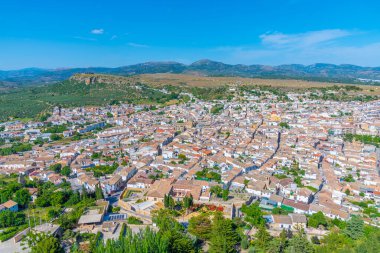 İspanya 'nın Alcala la Real şehrinin havadan görünüşü