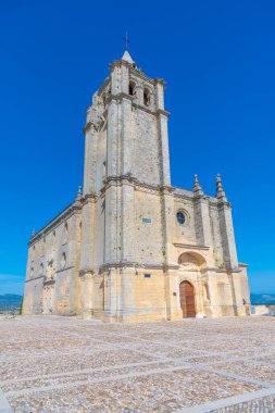 İspanya, Alcala la Real 'deki Fortaleza de la Mota kalesindeki Belediye Başkanı manastırı kilisesi.