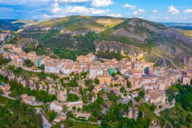 İspanyol kenti Cuenca 'nın havadan görünüşü