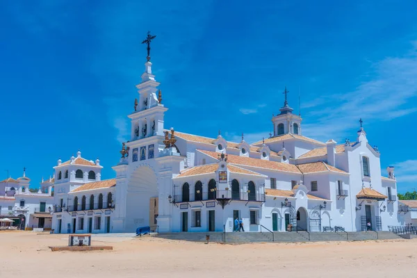 İspanya 'daki Rocio leydimizin mabedi.