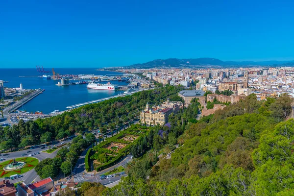 Gün batımında Malaga Limanı Panoraması