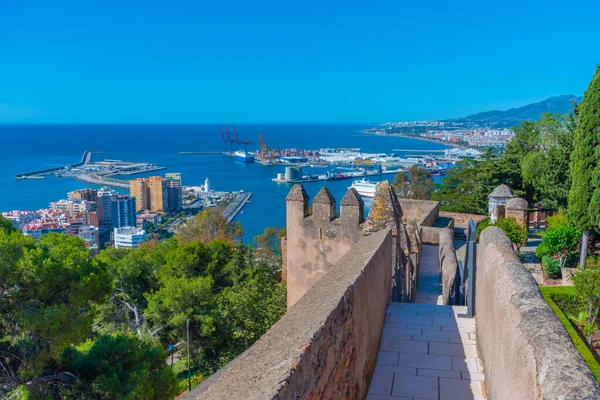İspanya, Gibralfaro kalesinden Malaga limanının manzarası