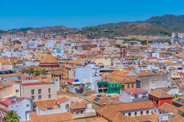スペインのマラガと旧市街の屋根の空中風景 — ストック写真