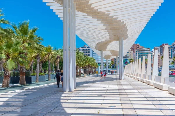 Paseo del Muelle uno gezinti İspanyol şehri Malaga 'da
