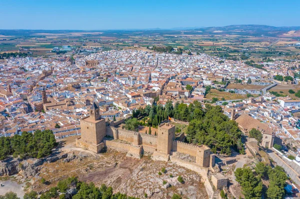 İspanyol kasabasındaki Alcazaba kalesi Antequera