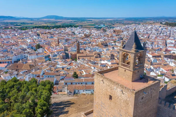 İspanyol kasabasındaki Alcazaba kalesi Antequera